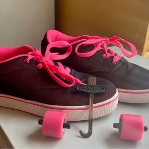 Heely’s Woman’s Size 8 Shoe